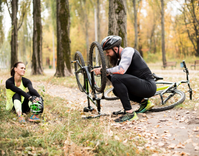 ¿Cómo arreglar un pinchazo de bicicleta en Barcelona?
