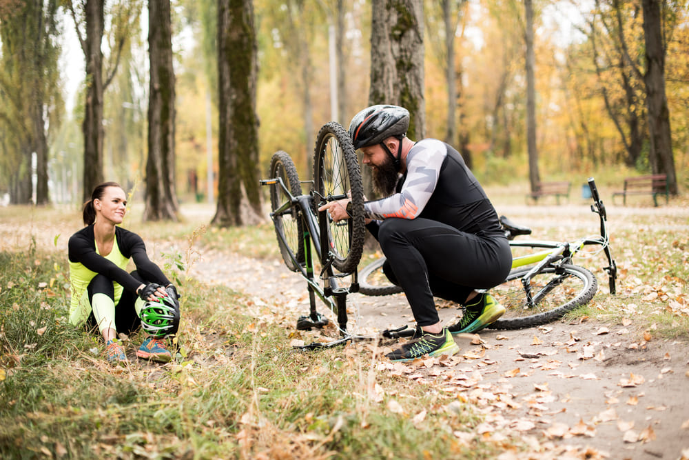 ¿Cómo arreglar un pinchazo de bicicleta en Barcelona?