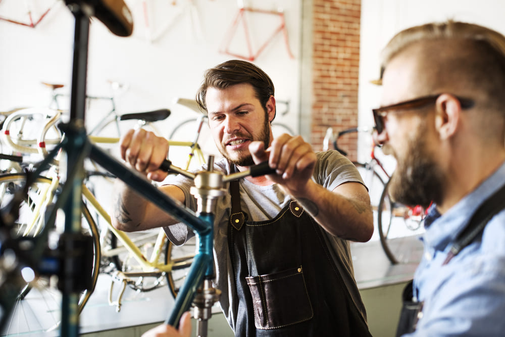 Revisión completa con mantenimiento de bicicletas en Tarragona